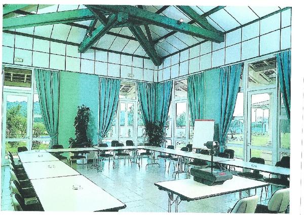 Salon de Provence - Murs-Fonds HOTEL 2000 m2