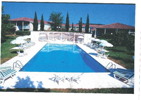 Salon de Provence - Murs-Fonds HOTEL 2000 m2