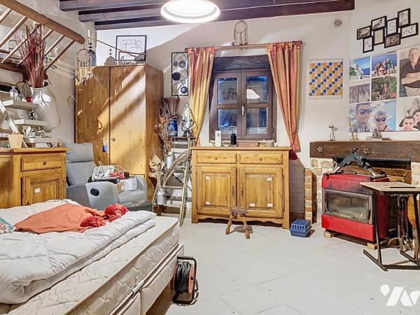 À vendre – Maison en pierre à rénover avec dépendances – Charmont-en-Beauce