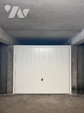 A Vendre / Garage fermé en copropriété à proximité de l'hôtel de ville de Joué-Les-Tours