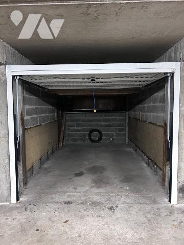 A Vendre / Garage fermé en copropriété à proximité de l'hôtel de ville de Joué-Les-Tours