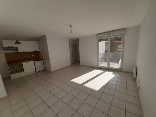 Appartement 2 pièces                                        - 69007 Lyon 7e  Arrondissement Réf : 5446