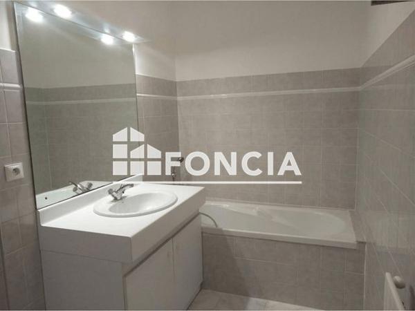 Location Appartement 2 pièces 41.91 m² - 17 RUE DU VIGNAS St Raphael 83700