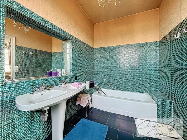 Montval sur Loir (72), maison à vendre de 291 m² – 7 chambres - 633 m² de terrain - grande famille - maison secondaire-profession libérale