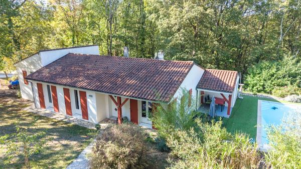 Maison
         5 pièces
        - 132 m² 305 000 €*