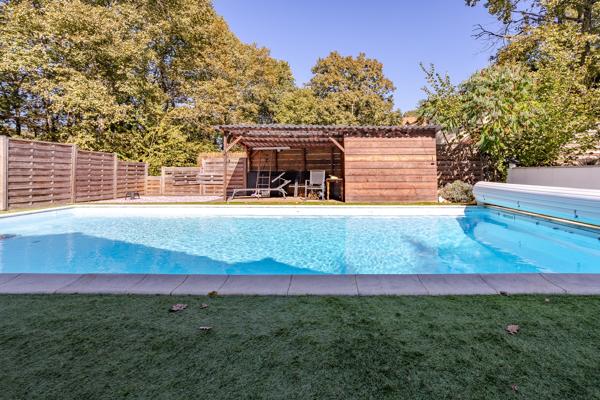 Maison
         5 pièces
        - 132 m² 305 000 €*