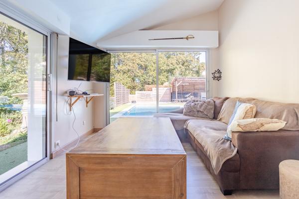 Maison
         5 pièces
        - 132 m² 305 000 €*