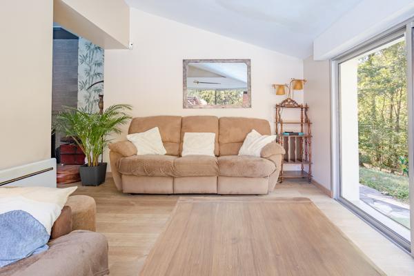 Maison
         5 pièces
        - 132 m² 305 000 €*