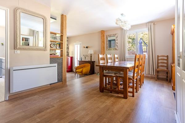 Maison
         5 pièces
        - 132 m² 305 000 €*