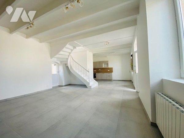 A vendre à Perros-Guirec (22700) en Côtes-d'Armor (22), Maison rénovée au centre-ville de Perro...