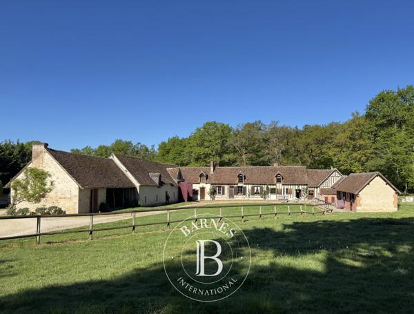 Cheverny, Fermette 8 Chambres -  380 m² à vendre