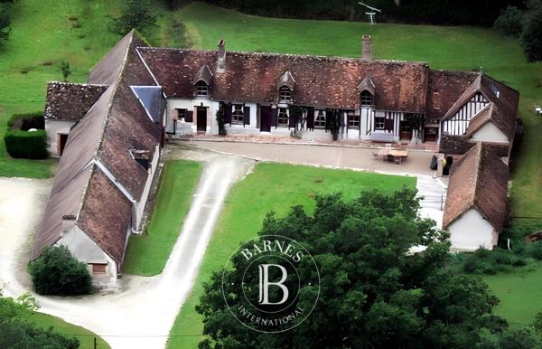 Cheverny, Fermette 8 Chambres -  380 m² à vendre