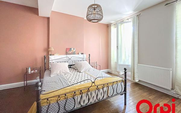 Immeuble à vendre    10 pièces •  Bourges