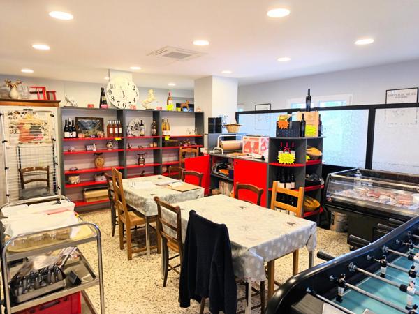 Murs commerciaux d'un restaurant reconnu, proche des grands axes routiers reliant Lorraine, Champagne et Bourgogne