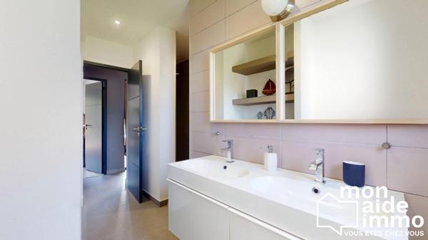 Superbe villa avec piscine, proche centre Casteljaloux