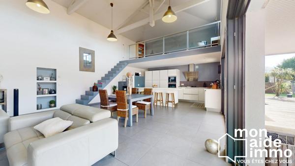 Superbe villa avec piscine, proche centre Casteljaloux