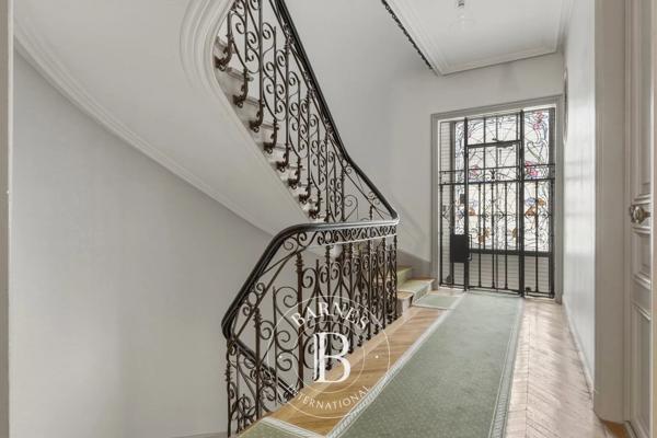 Paris 9ème, Appartement 4 Chambres -  238 m² à vendre
