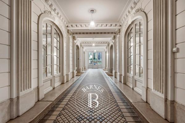 Paris 9ème, Appartement 4 Chambres -  238 m² à vendre