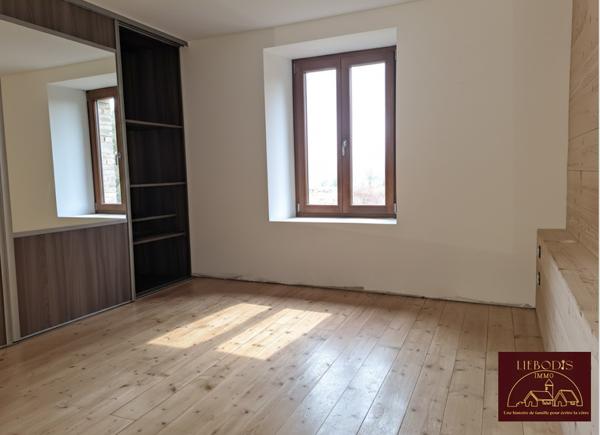 Hadol (88220) Belle bâtisse rénovée avec jardin, bois et pâtures