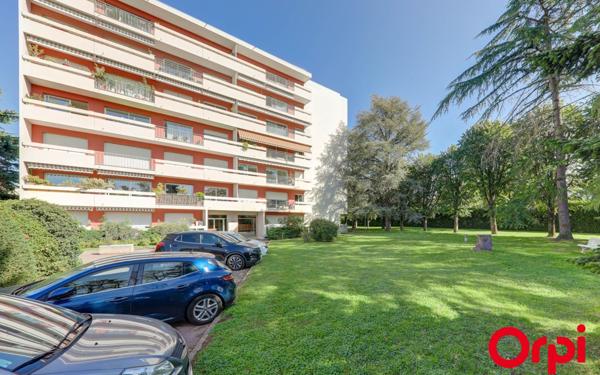 Appartement à vendre    5 pièces • 134,93 m2 Caluire-et-Cuire