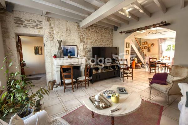 Maison à vendre 6 pièces de 155,72 m² à Magnac-sur-Touvre