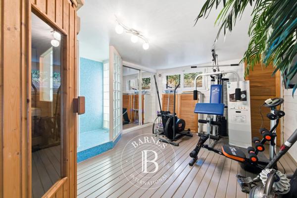Saint-Maur-des-Fossés, Maison 5 Chambres -  245 m² à vendre