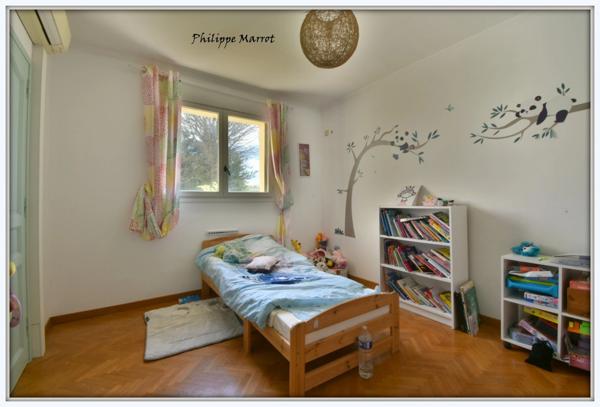 Villa avec gîte, piscine et vue à quelques minutes d’Uzès