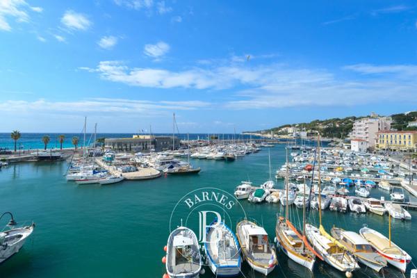 Cassis, Maison de ville 3 Chambres -  218 m² à vendre