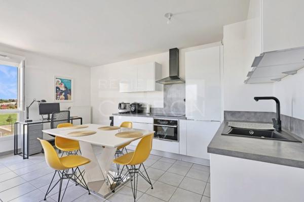 Appartement 3 pièces avec balcon - 2 chambres A VENDRE - VENISSIEUX - 61.19 m 2 - 184 000 €