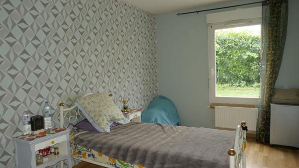 FAVERGES. APPARTEMENT 3 PIECES EN REZ DE JARDIN AVEC CAVE ET GARAGE