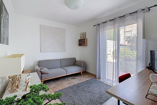 A VENDRE ! Maison Draguignan 8 pièces de 314 m² sur terrain 2549 m² de jardin avec piscine