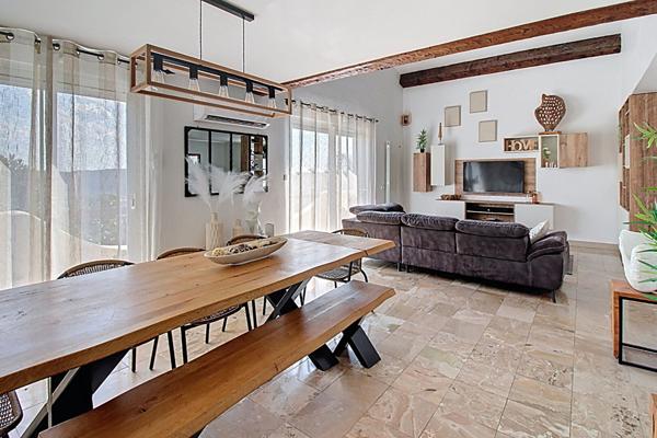 A VENDRE ! Maison Draguignan 8 pièces de 314 m² sur terrain 2549 m² de jardin avec piscine