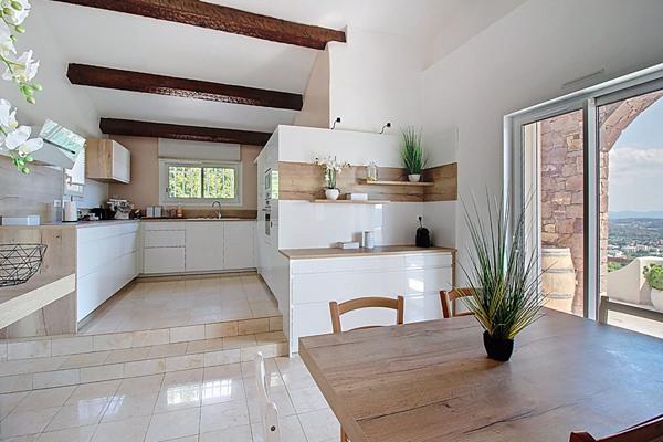 A VENDRE ! Maison Draguignan 8 pièces de 314 m² sur terrain 2549 m² de jardin avec piscine