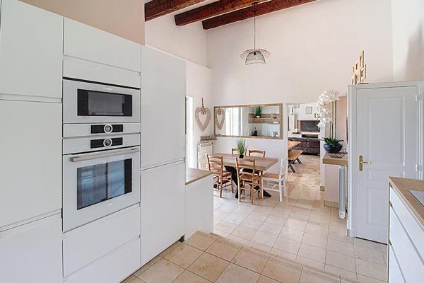 A VENDRE ! Maison Draguignan 8 pièces de 314 m² sur terrain 2549 m² de jardin avec piscine