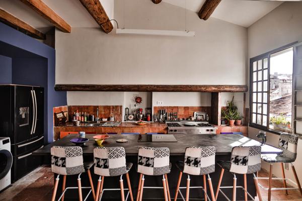 Loft de 250m2 sur le vieux port au coeur de Marseille - usage familial et/ou professionnel.