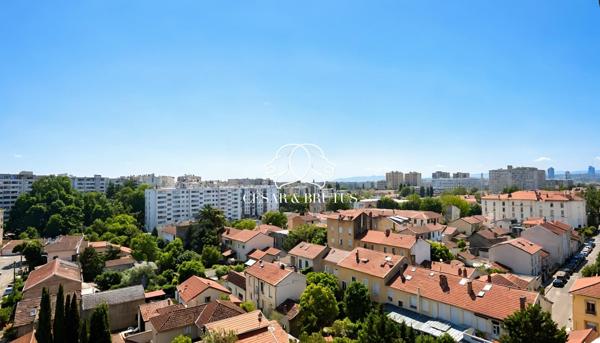 Exclusivité – VILLEURBANNE (Cusset) – Appartement T3/4 – Avant dernier étage – Parking – Cave