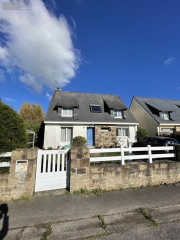 Maison à vendre à Ploemeur dans le Morbihan (56270), ref : 56082-1492   
Bourg