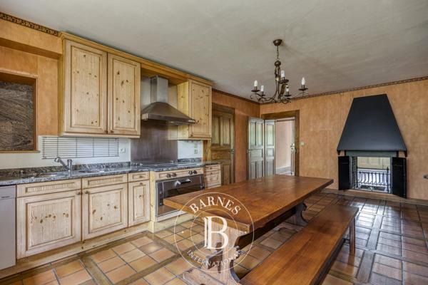 Fillinges, Propriété 5 Chambres -  370 m² à vendre