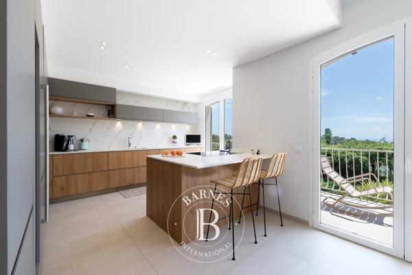Mougins, Villa 5 Chambres -  258 m² à vendre