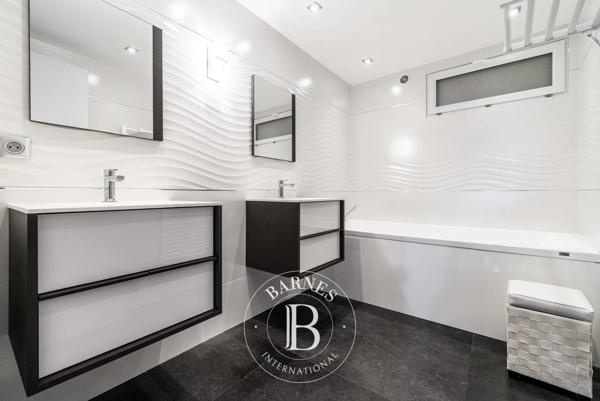 Mougins, Villa 5 Chambres -  258 m² à vendre