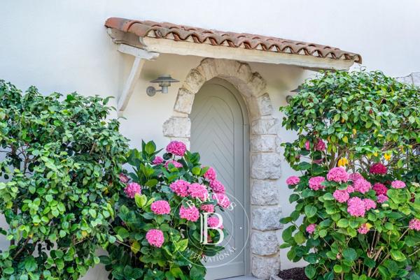 Mougins, Villa 5 Chambres -  258 m² à vendre