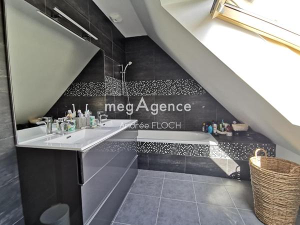 Maison à PLOUNEOUR BRIGNOGAN PLAGES, 29890 - 5 pièces 98m²