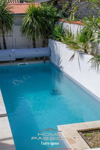 SAINT-GEORGES-DE-DIDONNE - MAISON FAMILIALE AVEC PISCINE EN HYPER CENTRE
