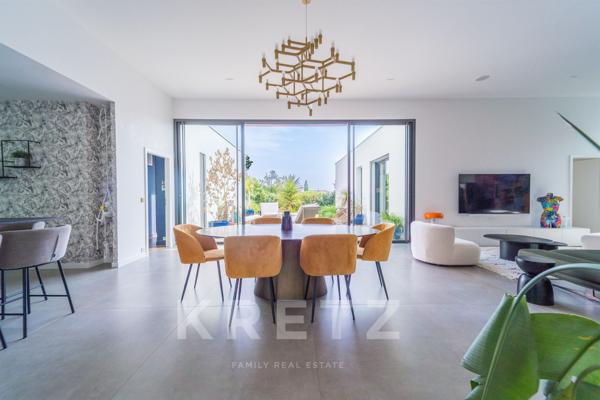 Villa contemporaine sur les hauteurs