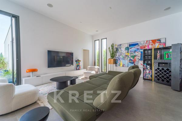 Villa contemporaine sur les hauteurs