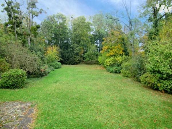 Maison Bourgeoise de 11 pièces de plus de 371 m²