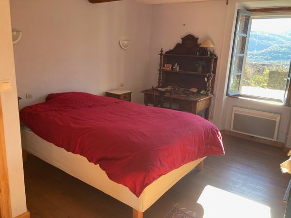 Maisons  de charme en pierre de pays 6 chambres , gite de rapport indépendant et jardin