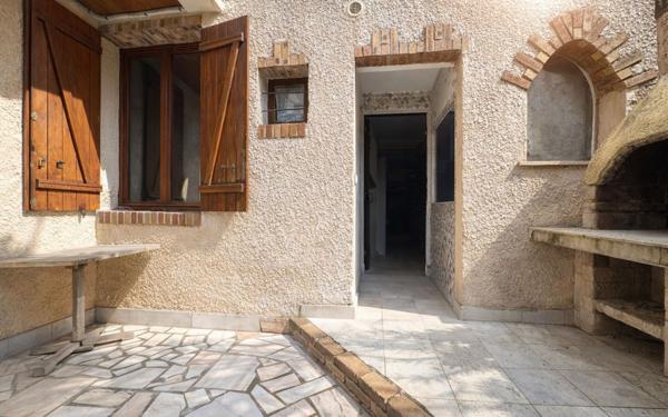 Maison à vendre    6 pièces • 89,80 m2 Montreuil