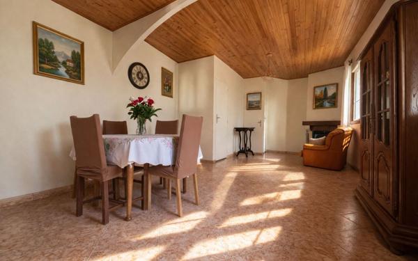 Maison à vendre    6 pièces • 89,80 m2 Montreuil