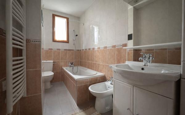 Maison à vendre    6 pièces • 89,80 m2 Montreuil